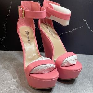 Breckelle’s Vivi-61 Light Pink Size 7.5m